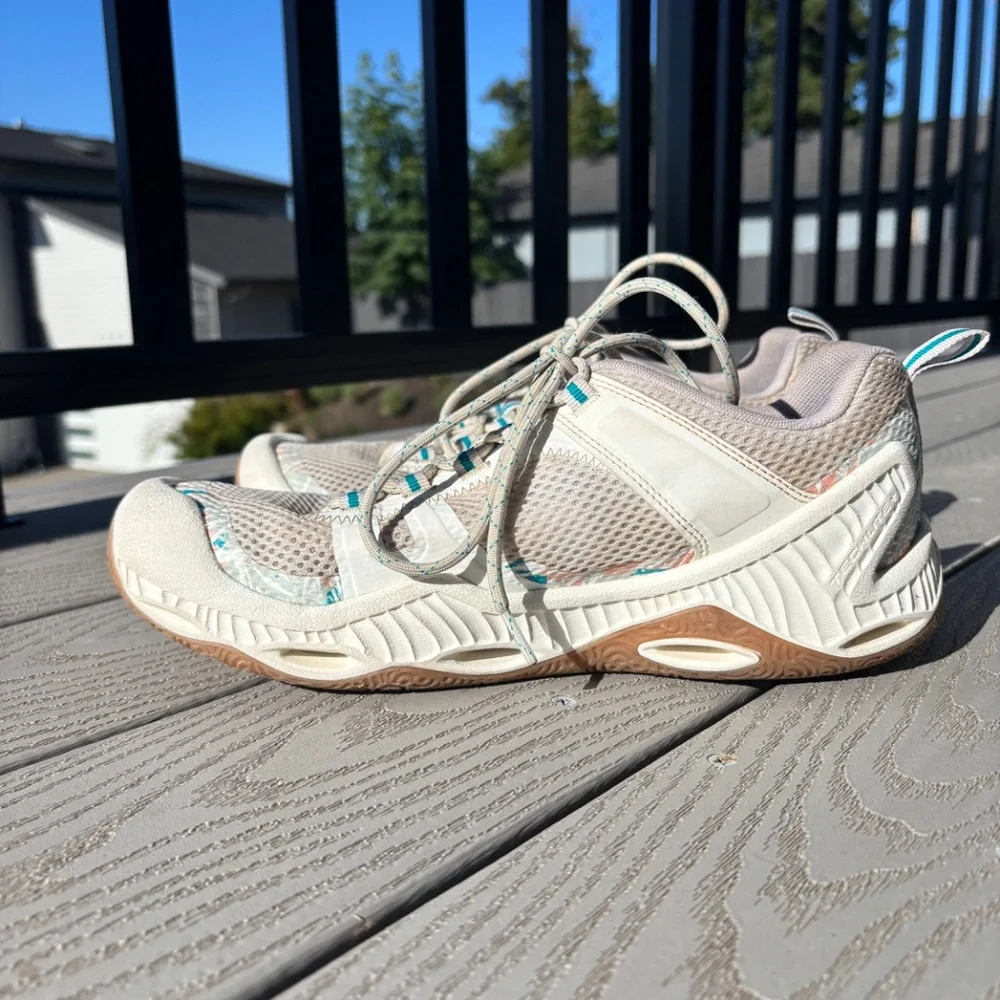 Columbia Women's Water Shoes Sneakers Size‎ 11 Beige Floral Aqua Outdoor
